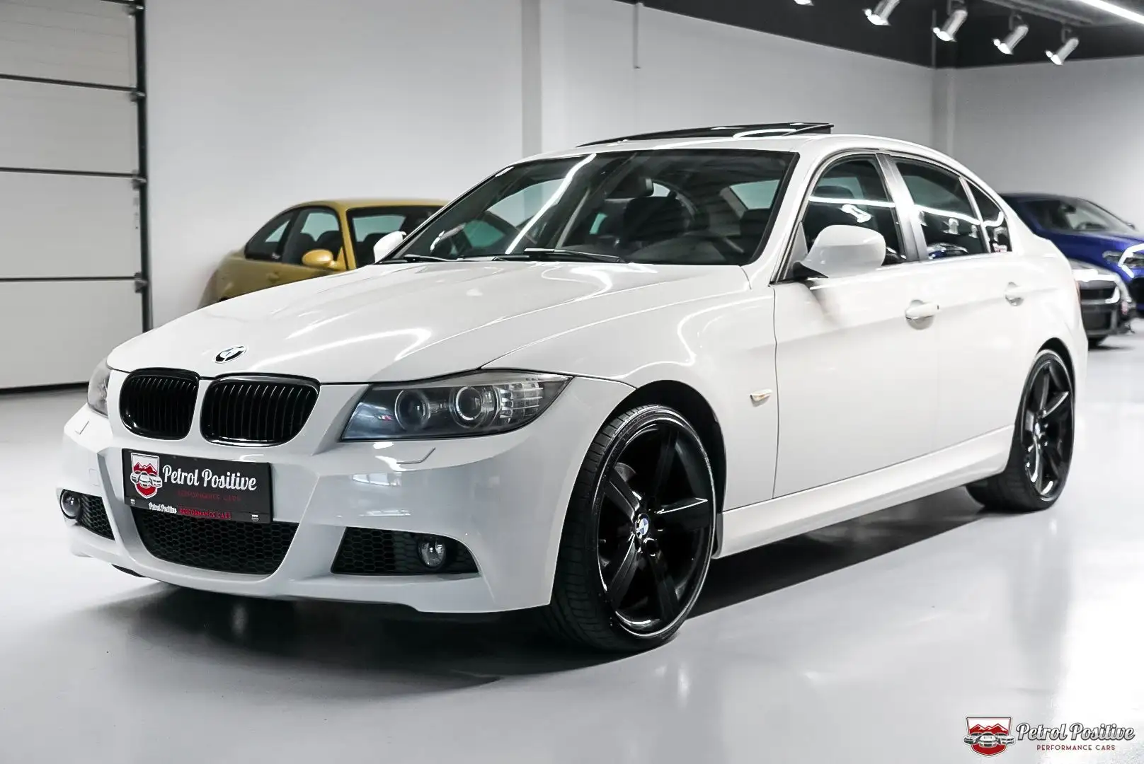 BMW 325 i LCI M Performance / M Sport / 2 Besitz / N53 3L White - 1