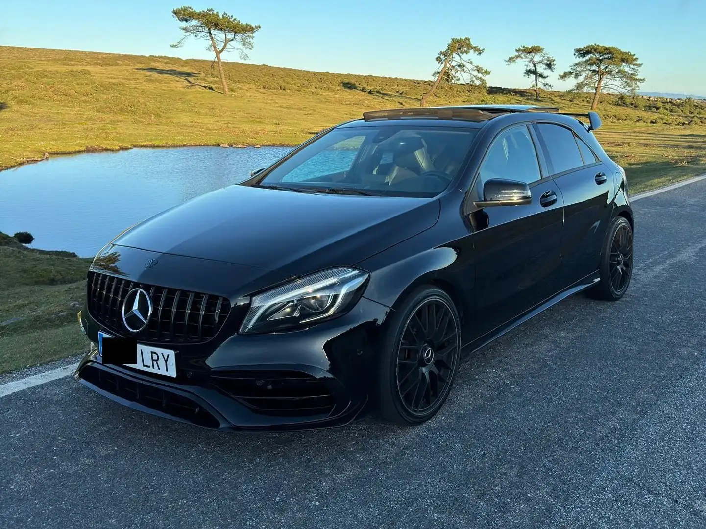 Mercedes-Benz A 200 A 200CDI BE AMG Line 4M 7G-DCT AMG Line Černá - 1