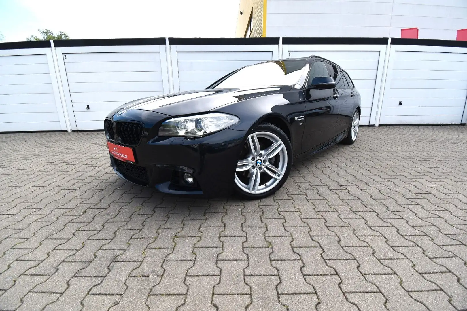 BMW 520 d Touring Automatik Bi-Xenon Panorama M-Paket Schwarz - 1