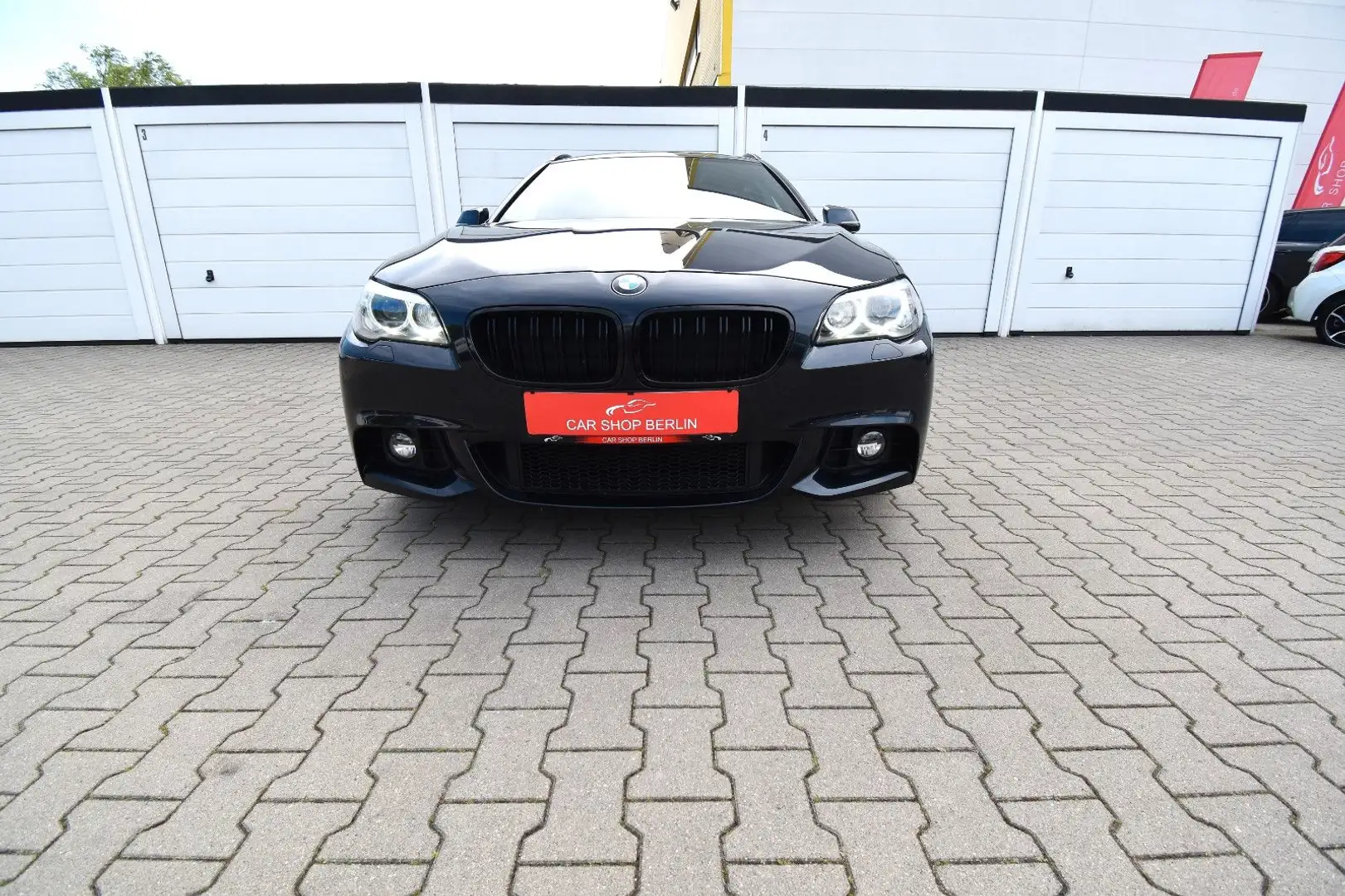 BMW 520 d Touring Automatik Bi-Xenon Panorama M-Paket Schwarz - 2