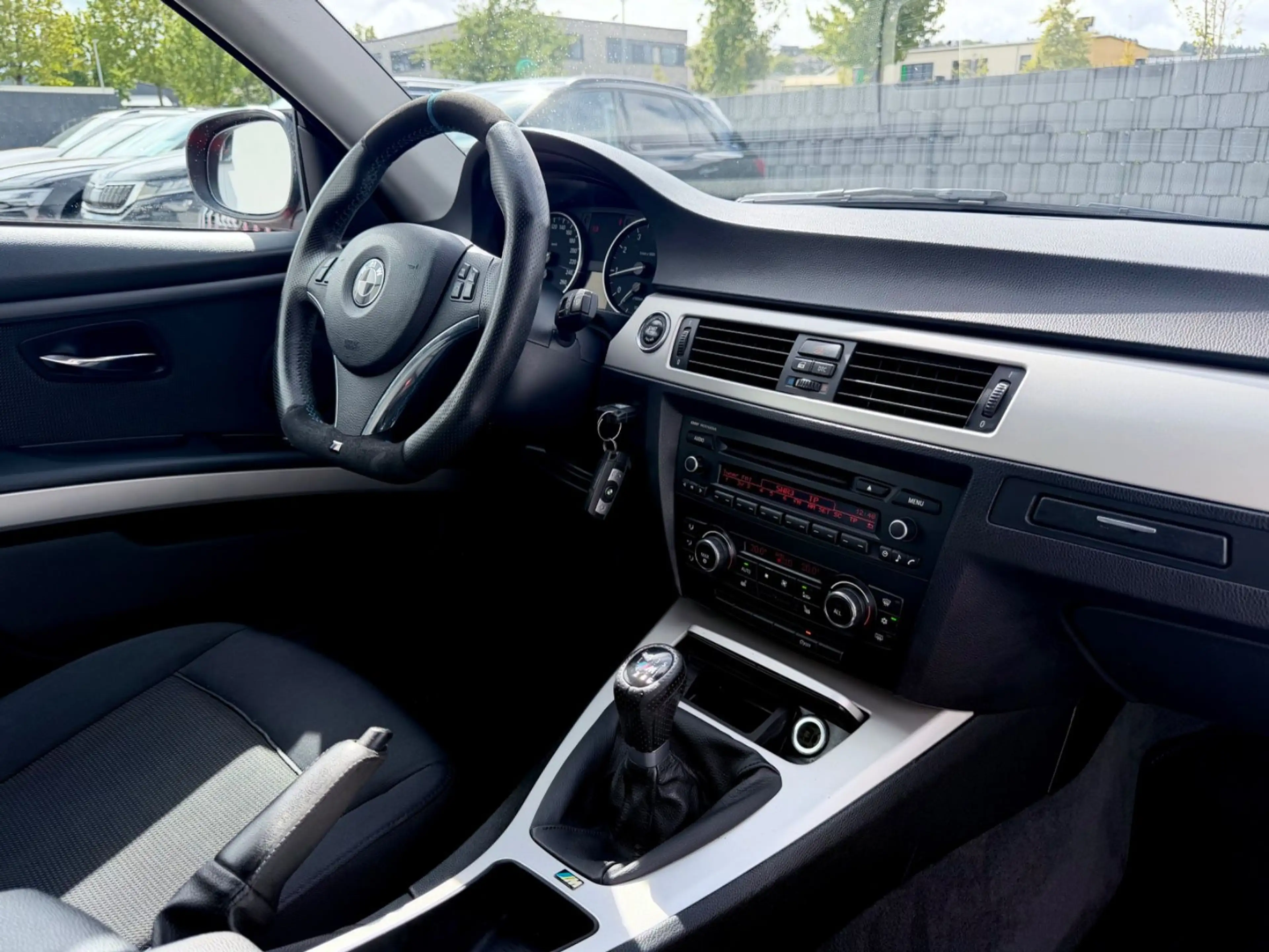 BMW 318 i Coupe // TÜV NEU // — photo 10