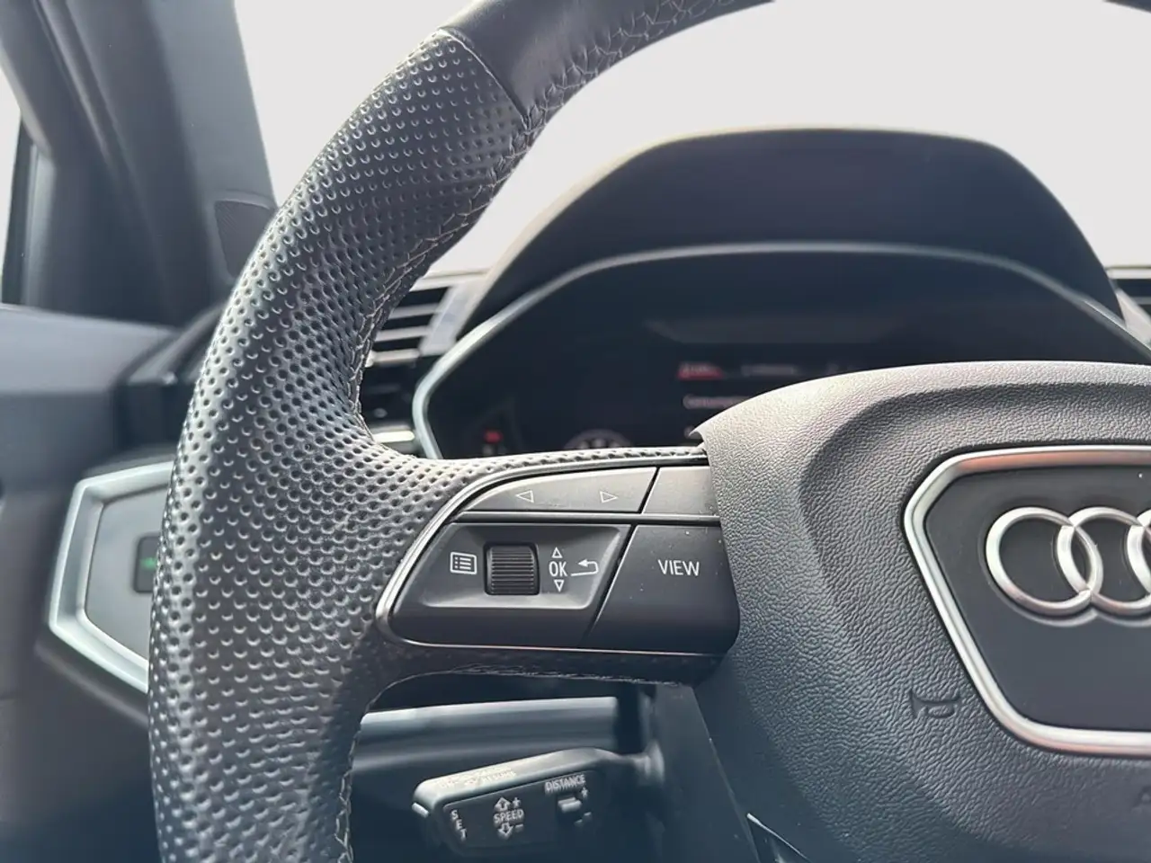 Audi Q3 photo Audi Q3