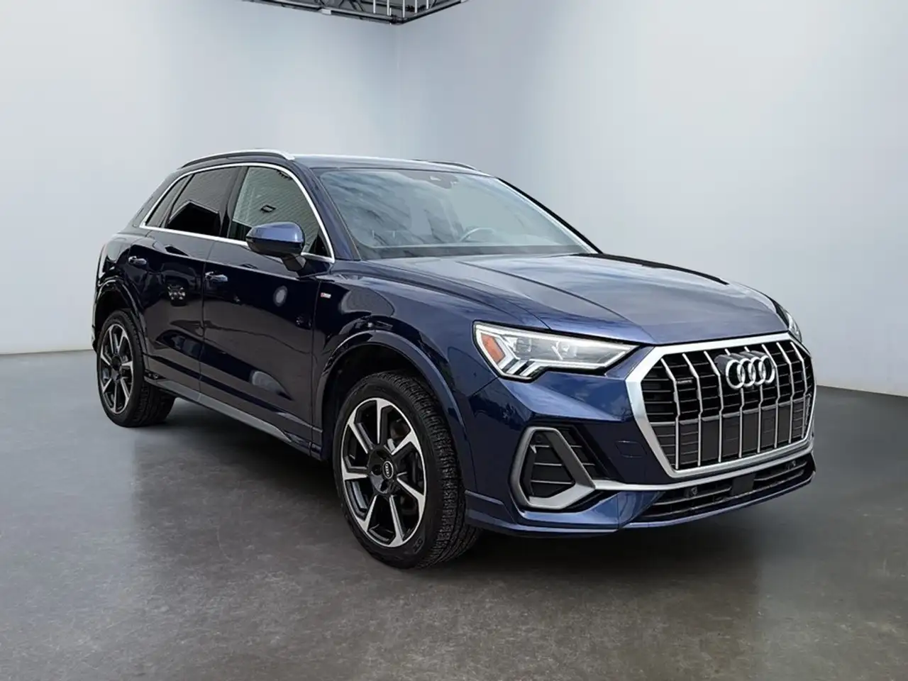 Audi Q3 photo Audi Q3
