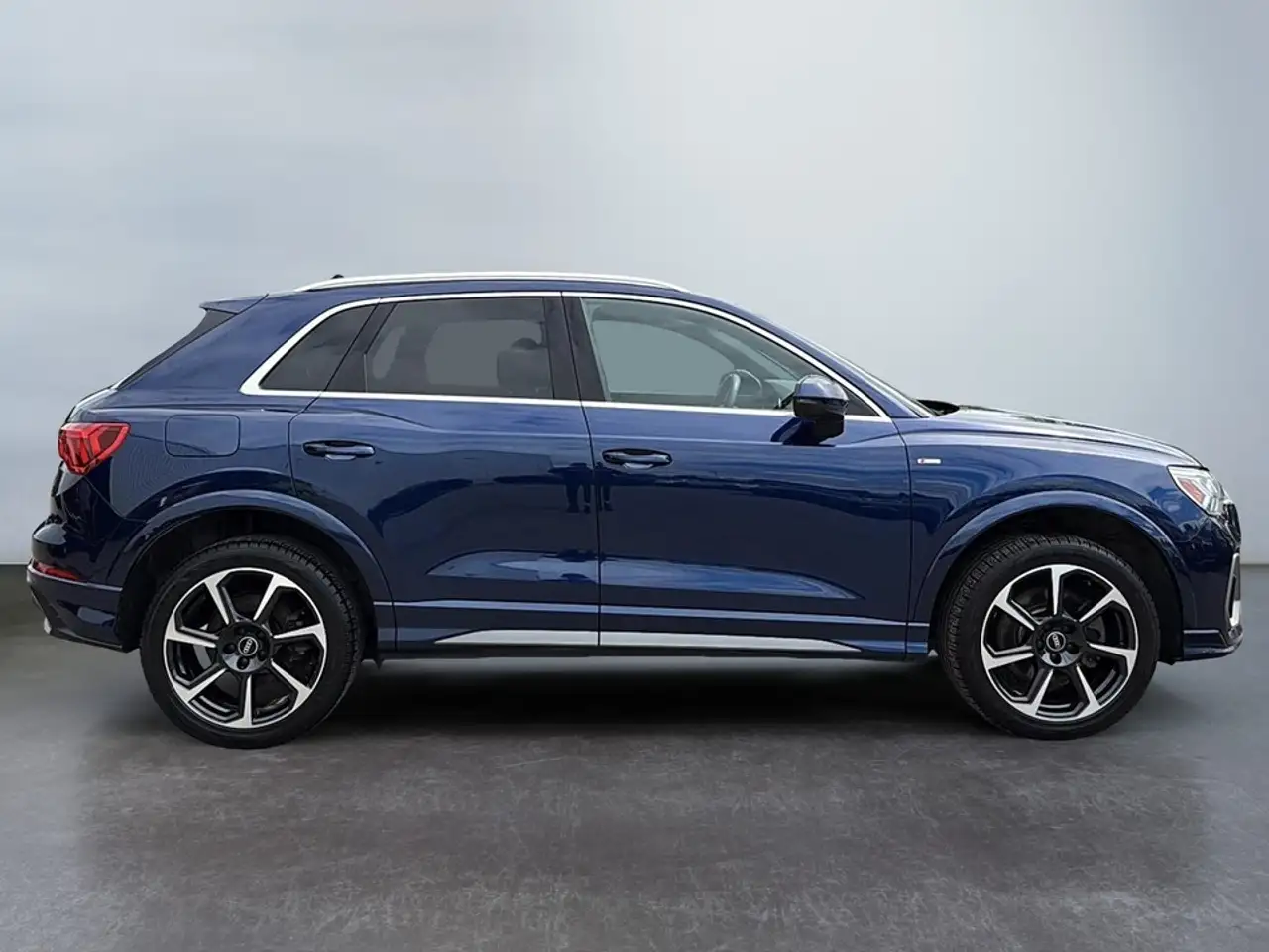 Audi Q3 photo Audi Q3