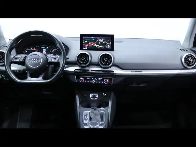 Audi Q2 view 15