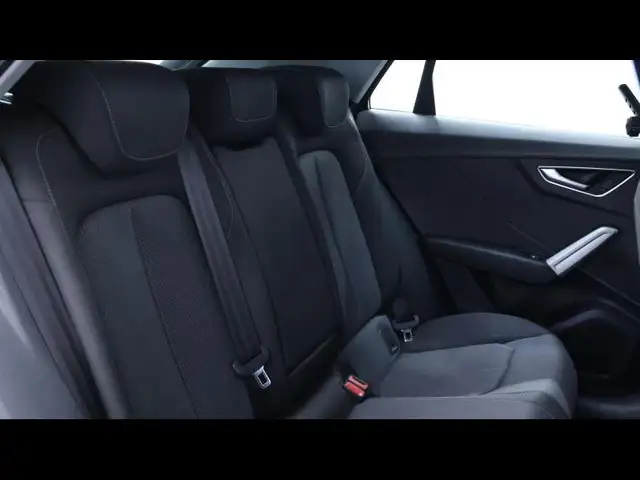 Audi Q2 view 14