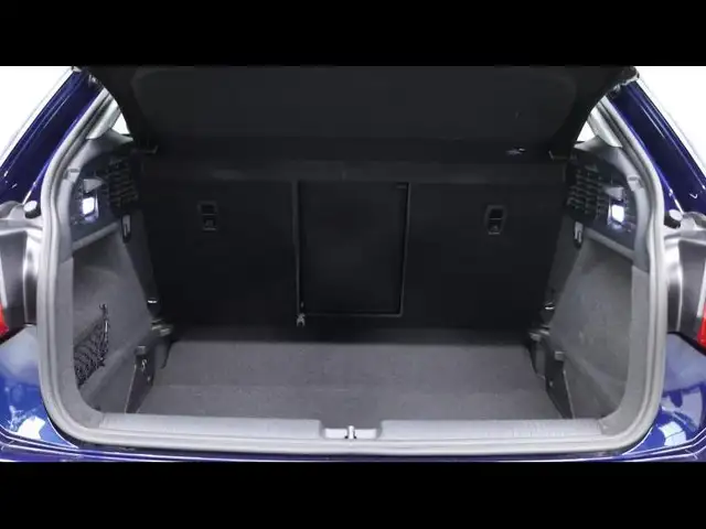 Audi Q2 view 6