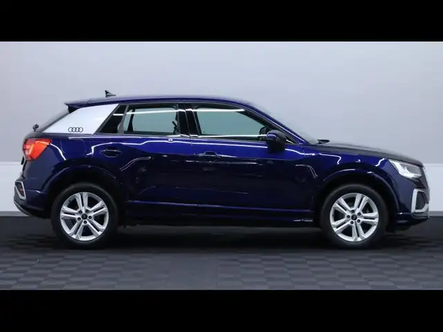 Audi Q2 view 4