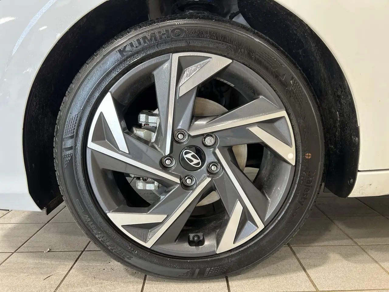 Hyundai ELANTRA снимка Hyundai ELANTRA