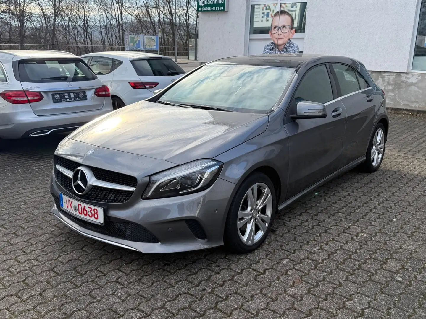 Mercedes-Benz A 200 A200 CDI Automatik Panorama LED AHK Navi Kamera Grau - 1
