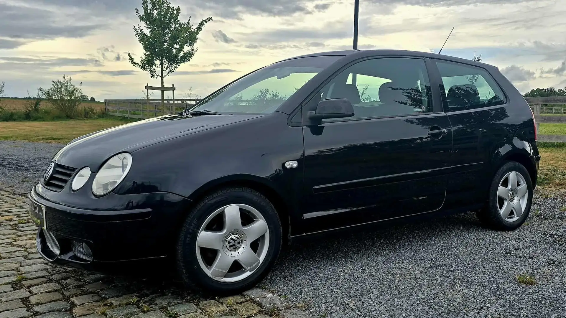 Volkswagen Polo 1.2i 12v Base Igloo Climatronic Noir - 2