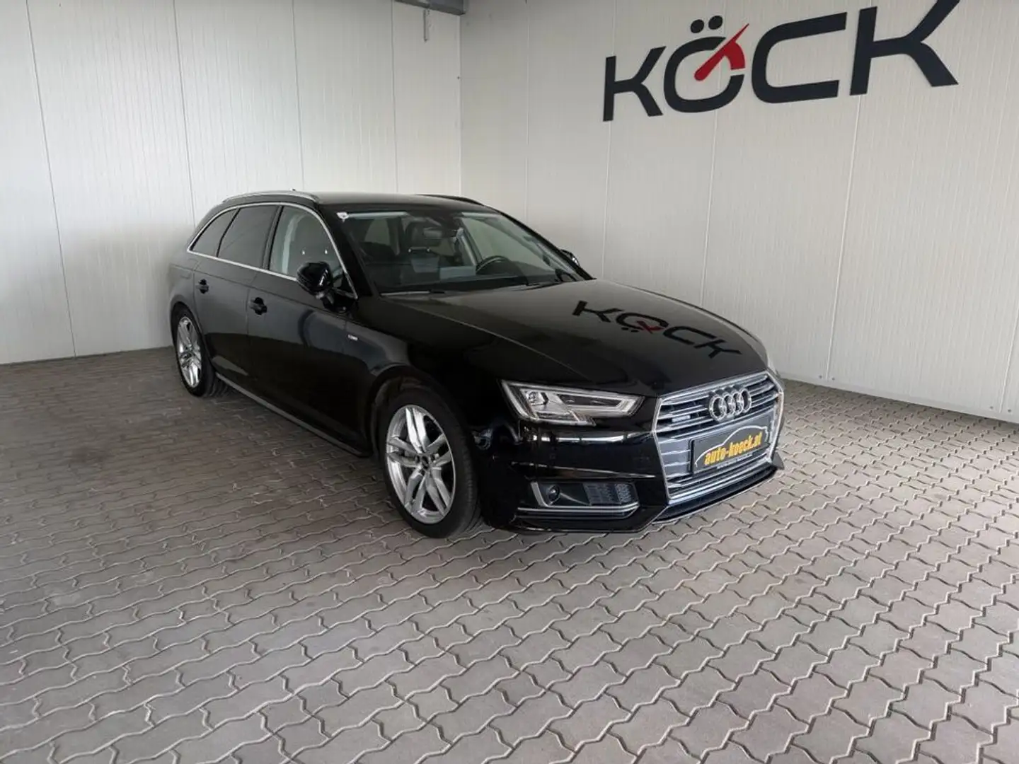 Audi A4 quattro sport S-line 17490€ Statt 18490€ Schwarz - 1