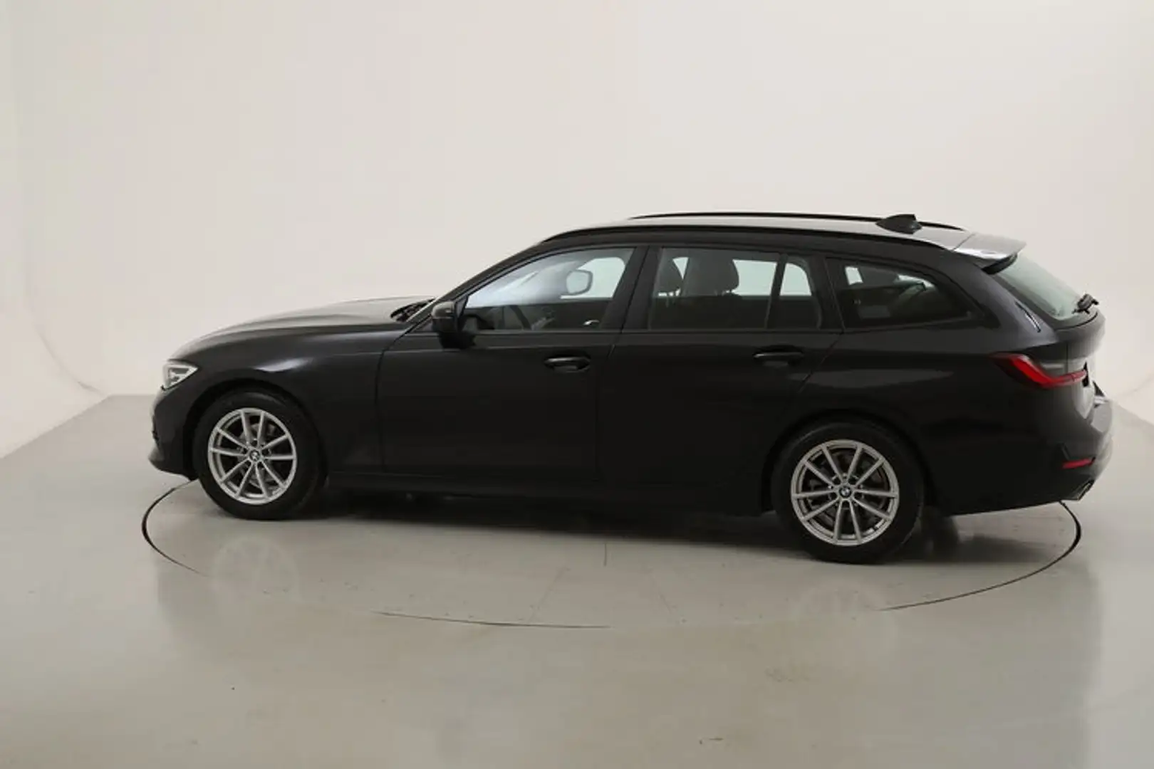 BMW 318 318d 48V Touring Business Advantage 2.0 Mild Чорний - 2
