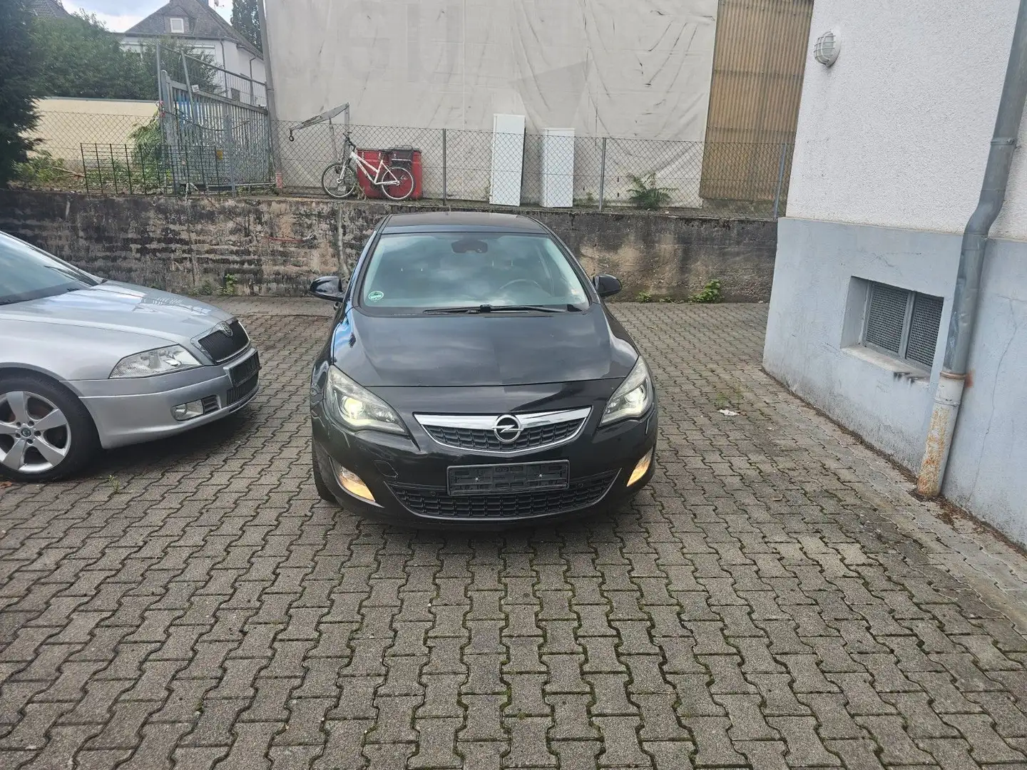 Opel Astra 1.7 CDTI ECOTEC Cosmo 92kW,6.gang,Navi,PDC Schwarz - 2
