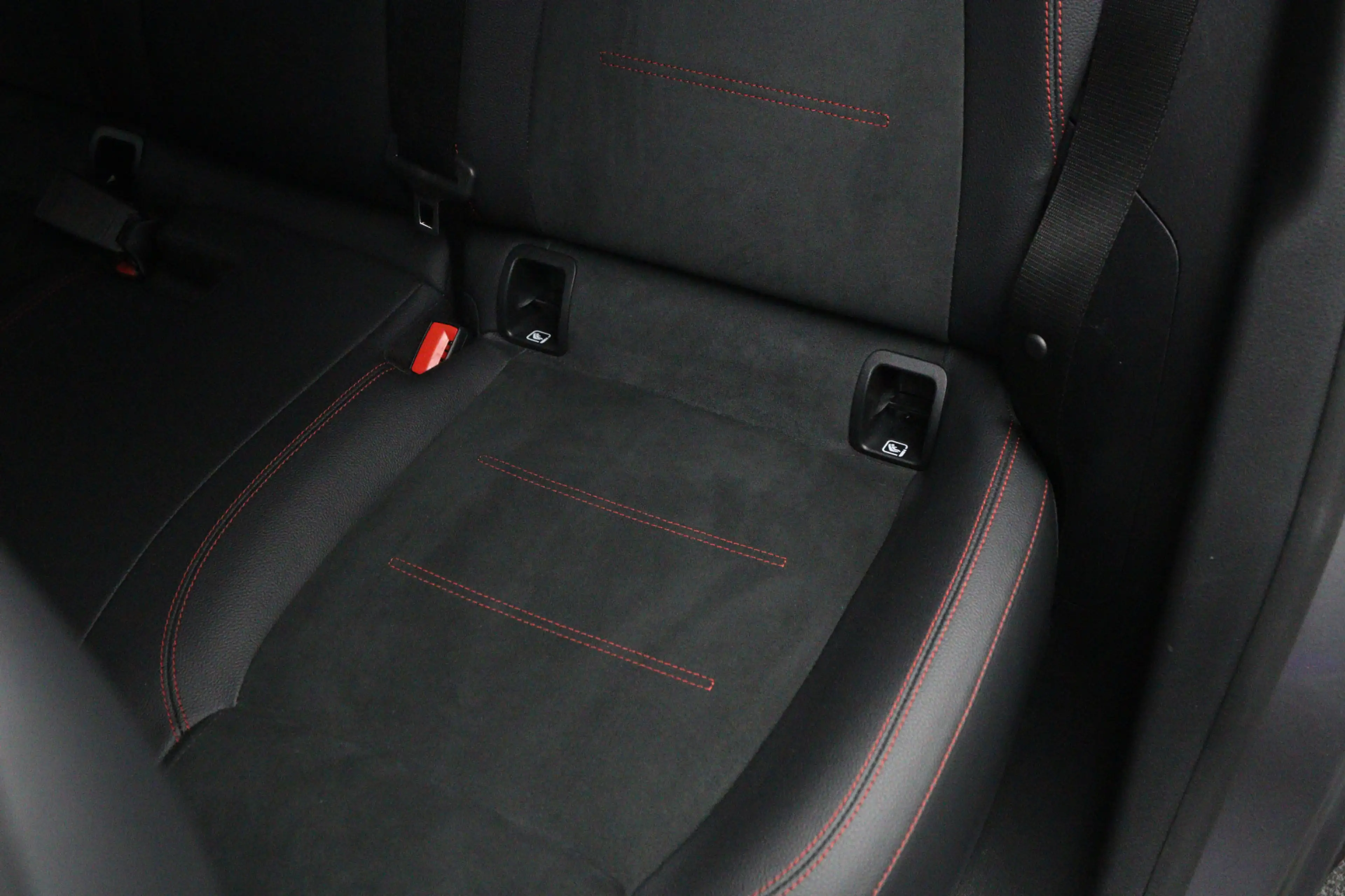 Mercedes-Benz GLA 250 e 218 PK AMG Line PHEV, Trekhaak, Adap. Cruise Con — photo 32