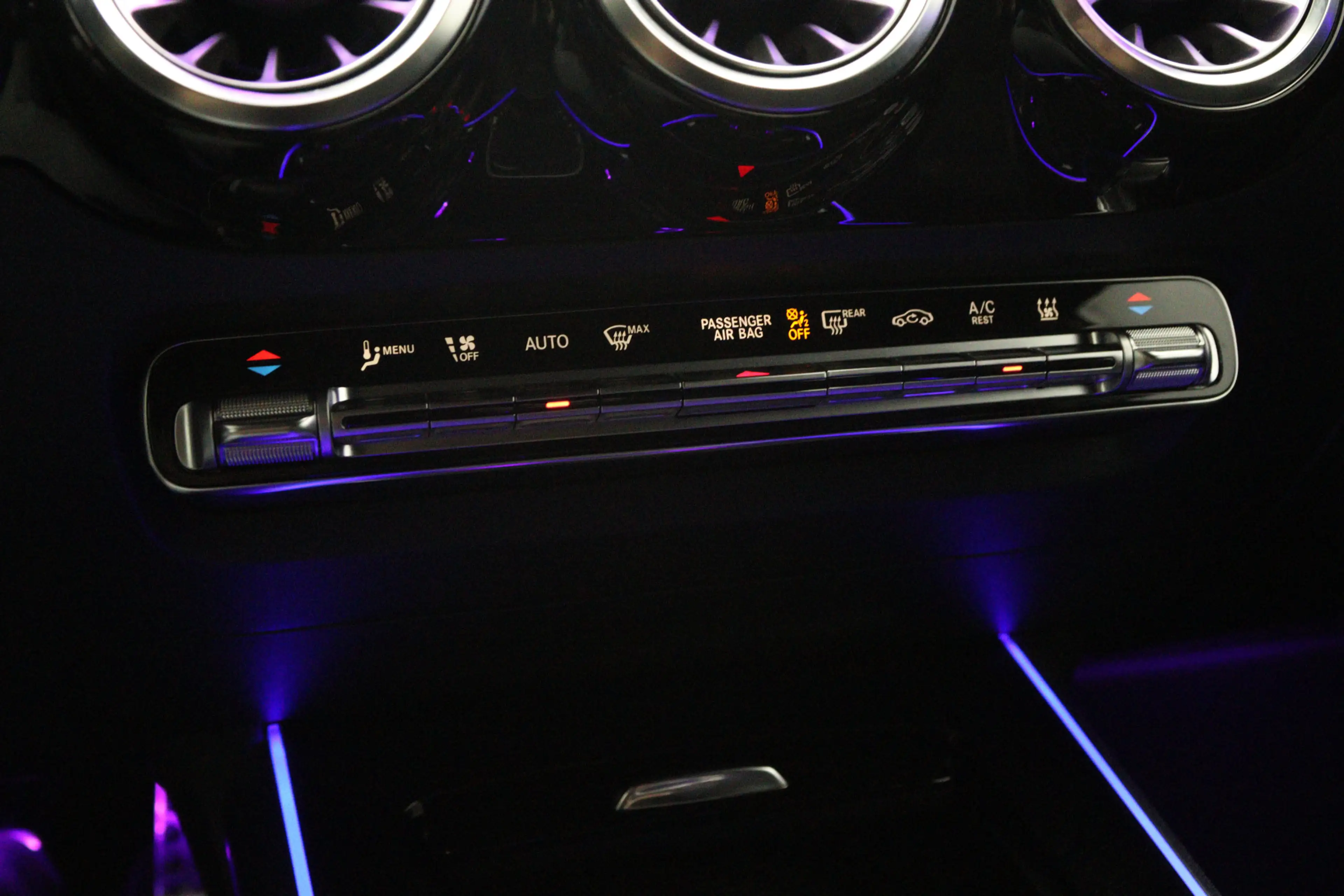 Mercedes-Benz GLA 250 e 218 PK AMG Line PHEV, Trekhaak, Adap. Cruise Con — photo 16