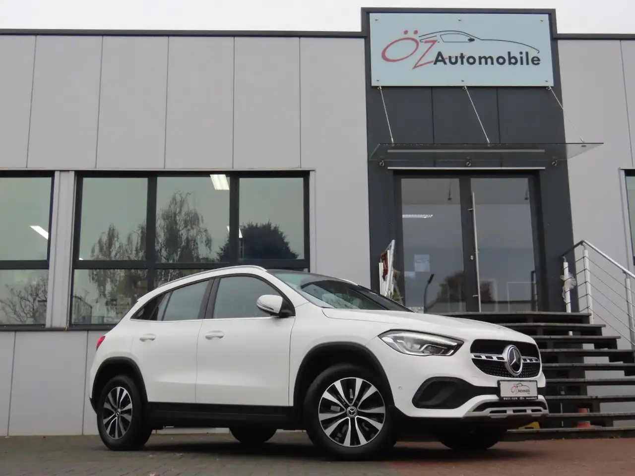 Mercedes-Benz GLA 220