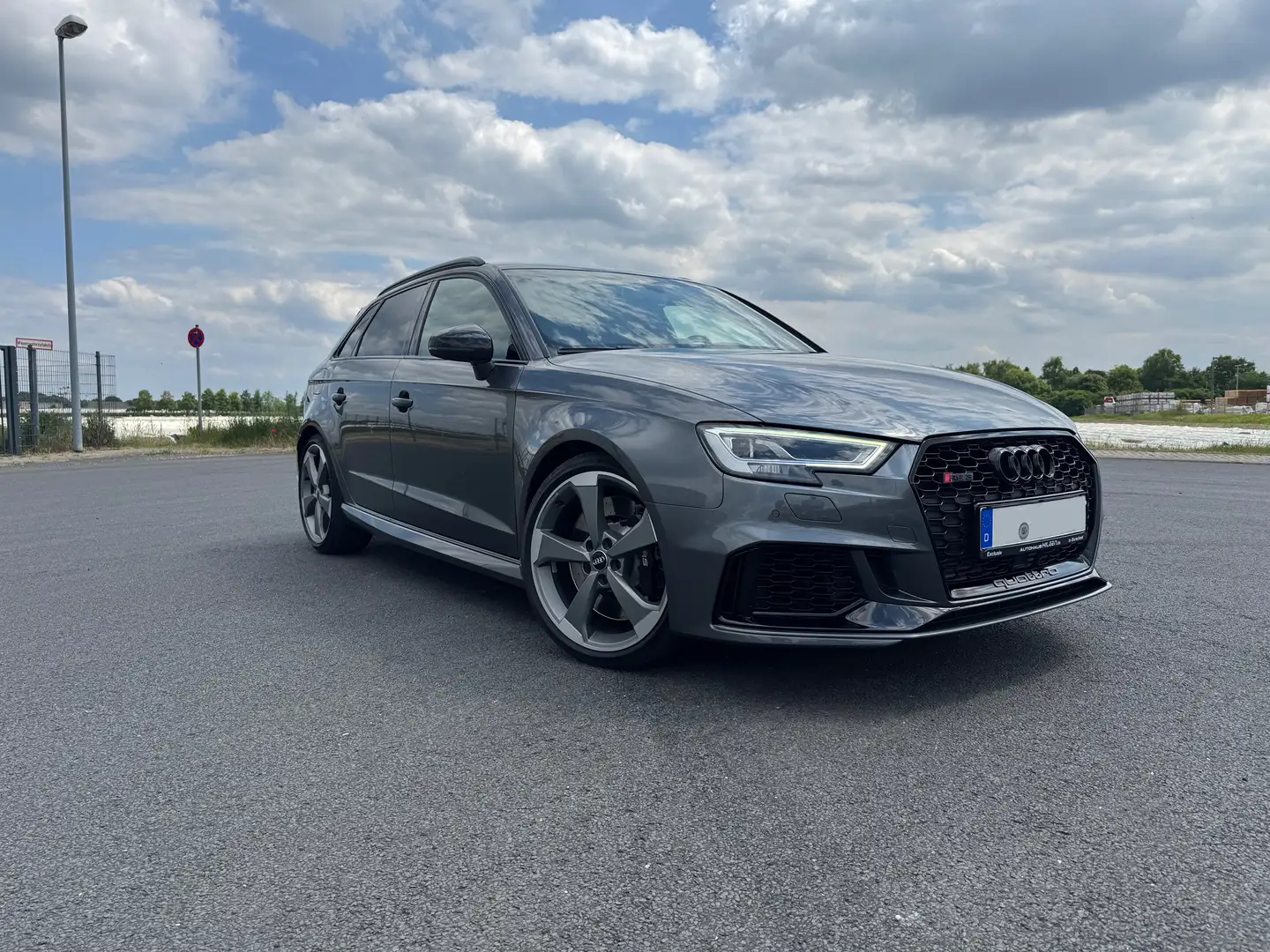Audi RS3 RS3 Sportback S tronic Grau - 1