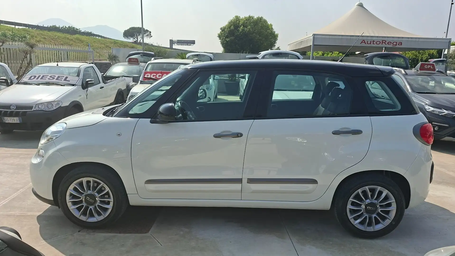Fiat 500L 1.6 Multijet 105 CV Lounge Blanco - 2