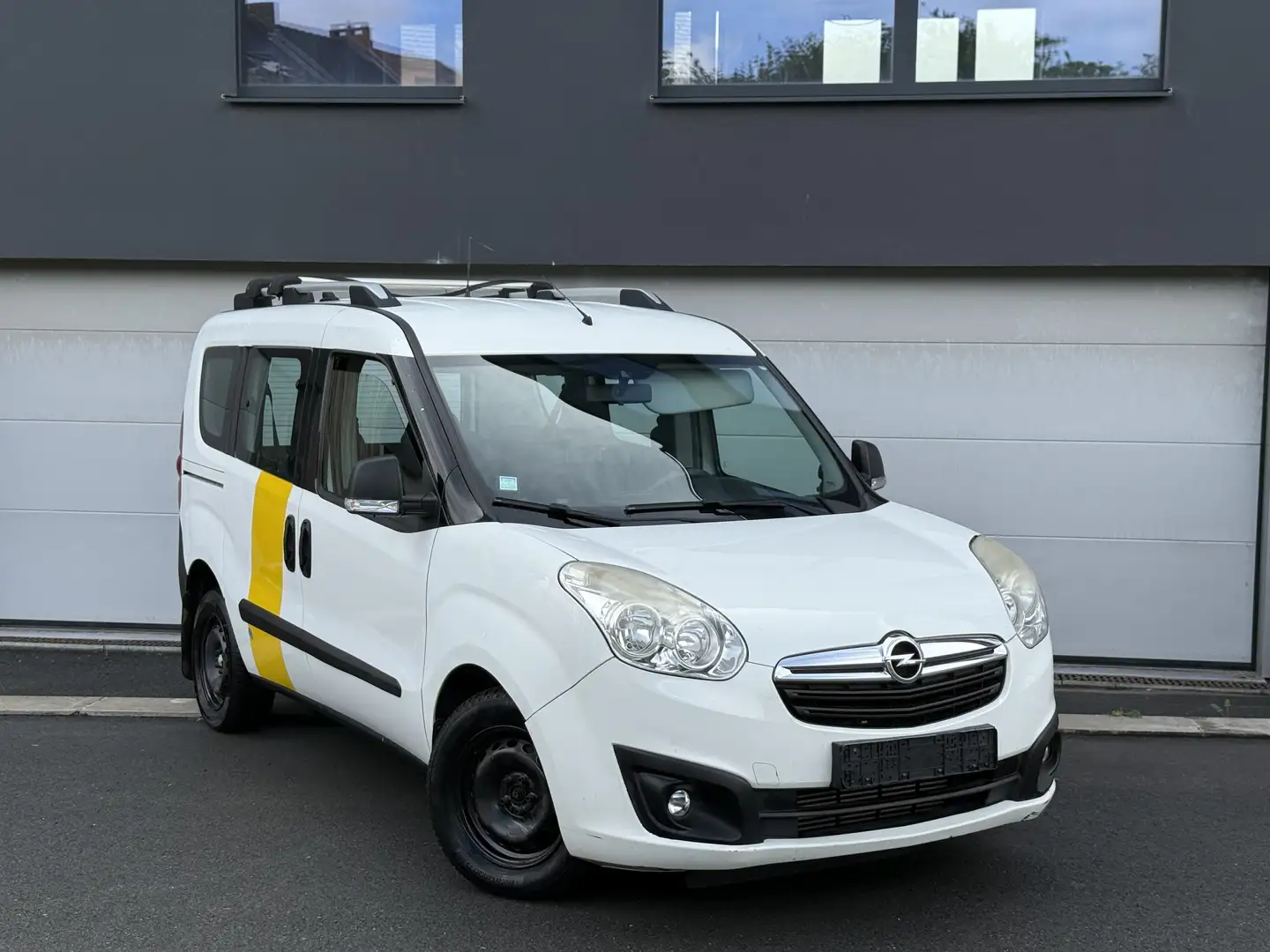Opel Combo 1.6 CDTi Automatique UTILITAIRE 5Places Blanc - 1