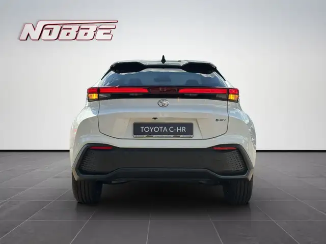 Toyota C-HR view 4