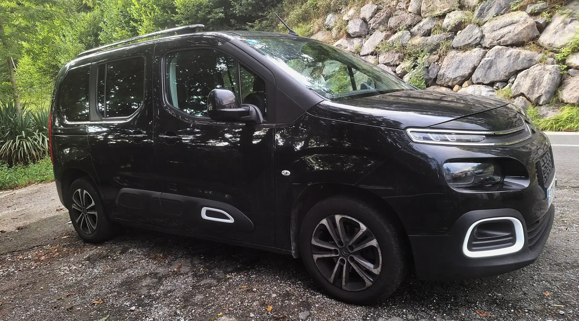 Citroen Berlingo Citroen Berlingo M BlueHDi 100 SS SHINE Negro - 2