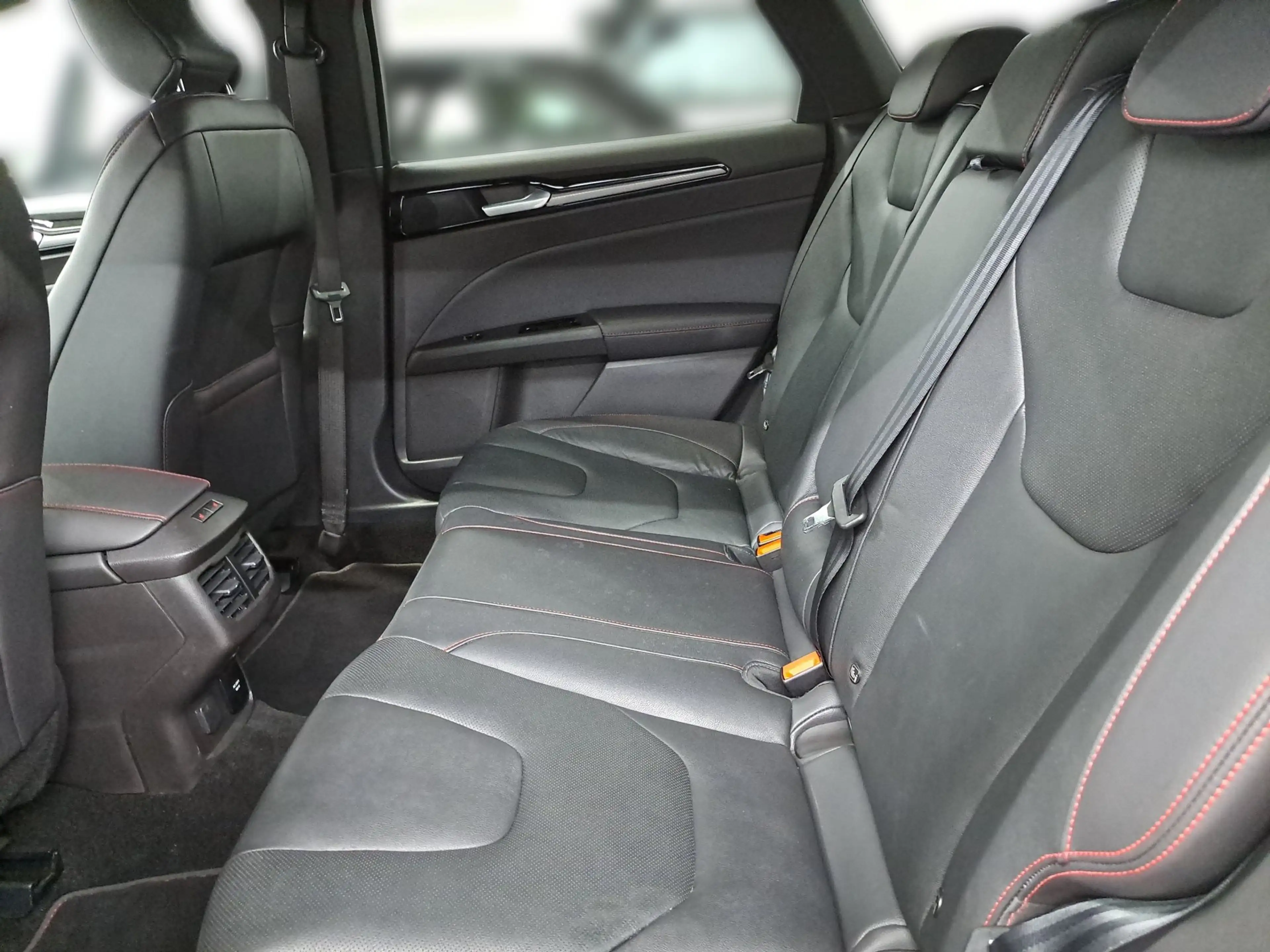 Ford Mondeo Turnier 2.0 Aut. ST-Line NAVI RFK LED LED — photo 17