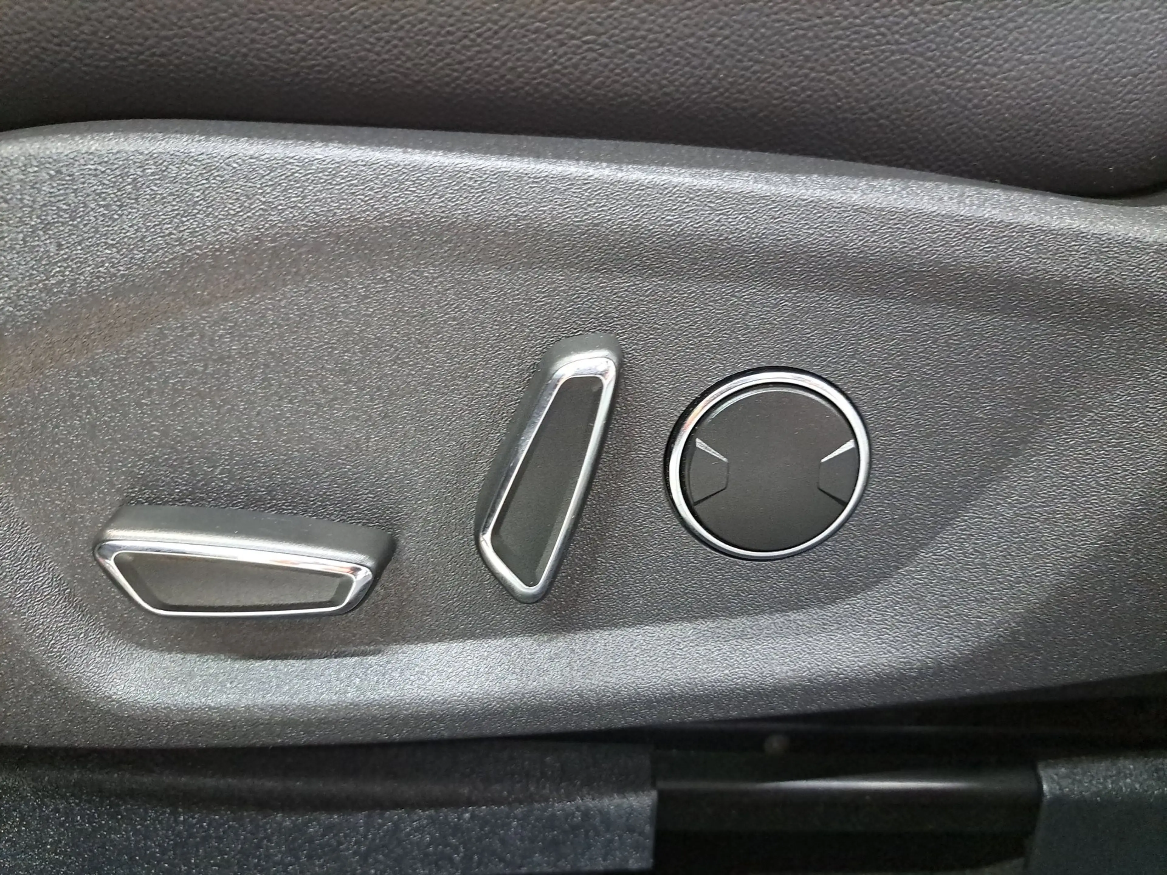 Ford Mondeo Turnier 2.0 Aut. ST-Line NAVI RFK LED LED — photo 24