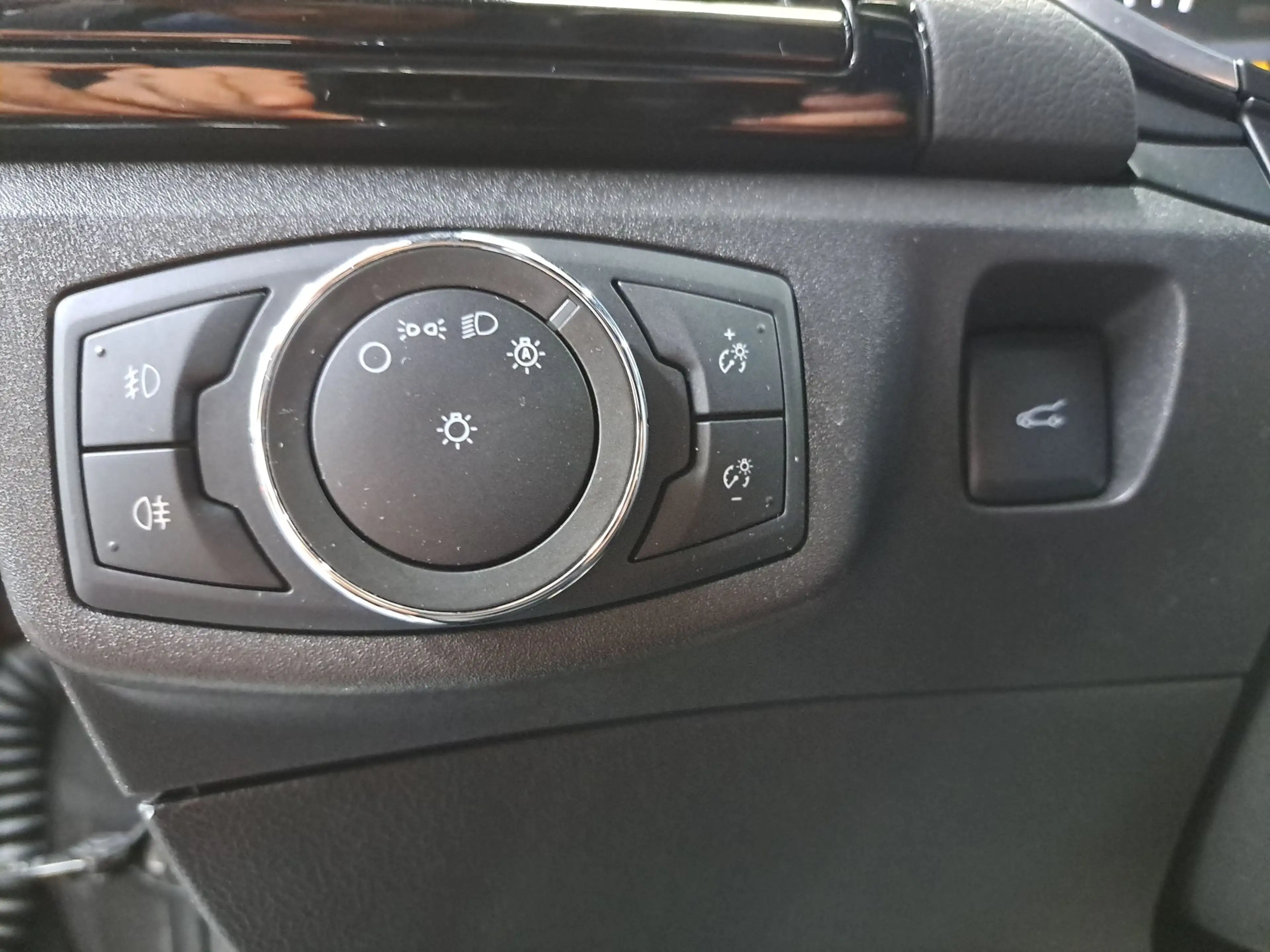 Ford Mondeo Turnier 2.0 Aut. ST-Line NAVI RFK LED LED — photo 22