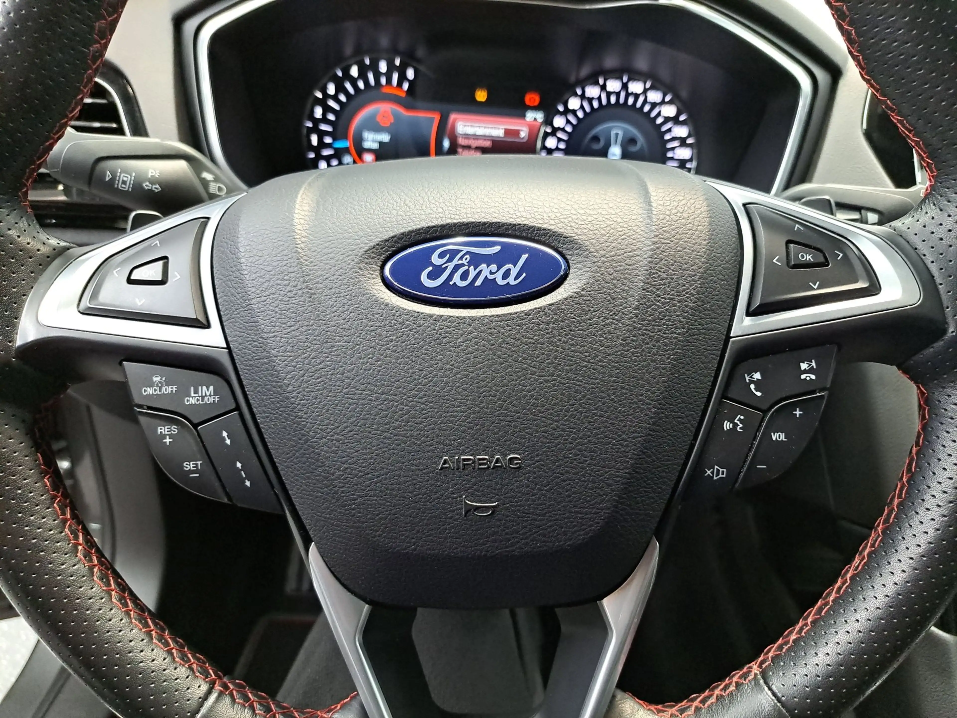 Ford Mondeo Turnier 2.0 Aut. ST-Line NAVI RFK LED LED — photo 21