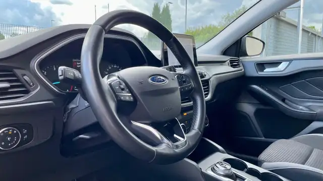 Ford Focus view 9