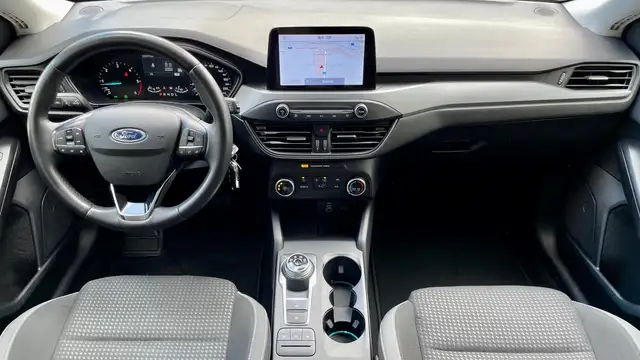 Ford Focus view 8