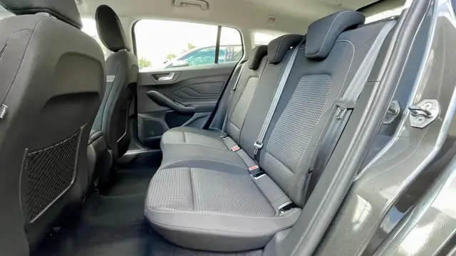 Ford Focus view 10