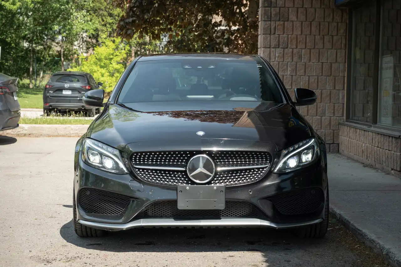 Mercedes-Benz C-Class снимка Mercedes-Benz C-Class