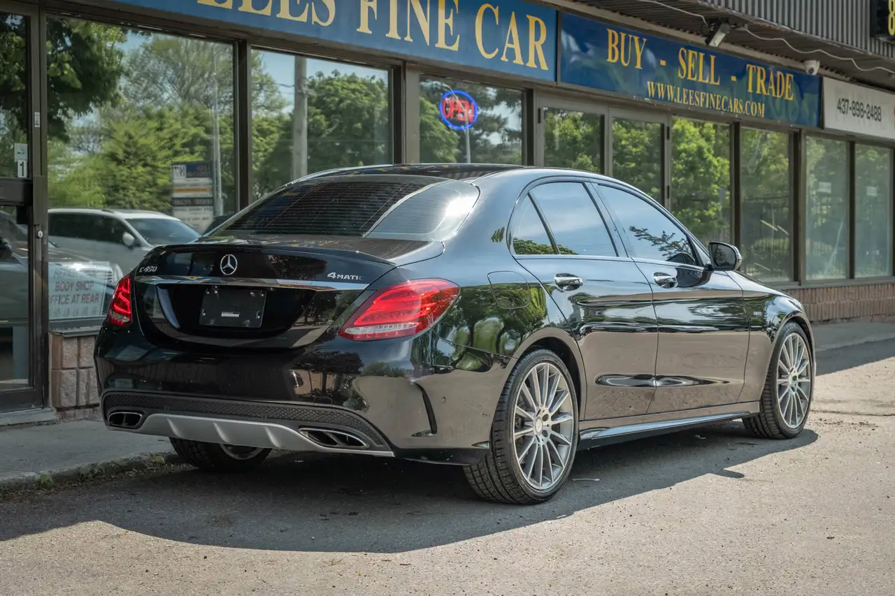 Mercedes-Benz C-Class снимка Mercedes-Benz C-Class