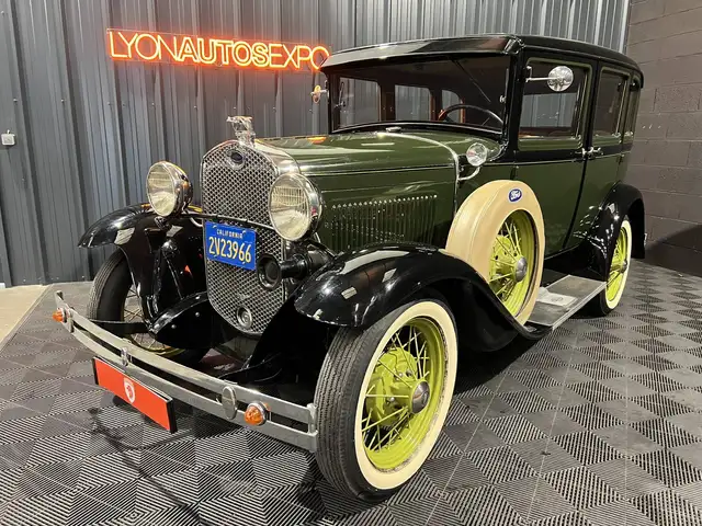Ford SALOON 4 DOOR