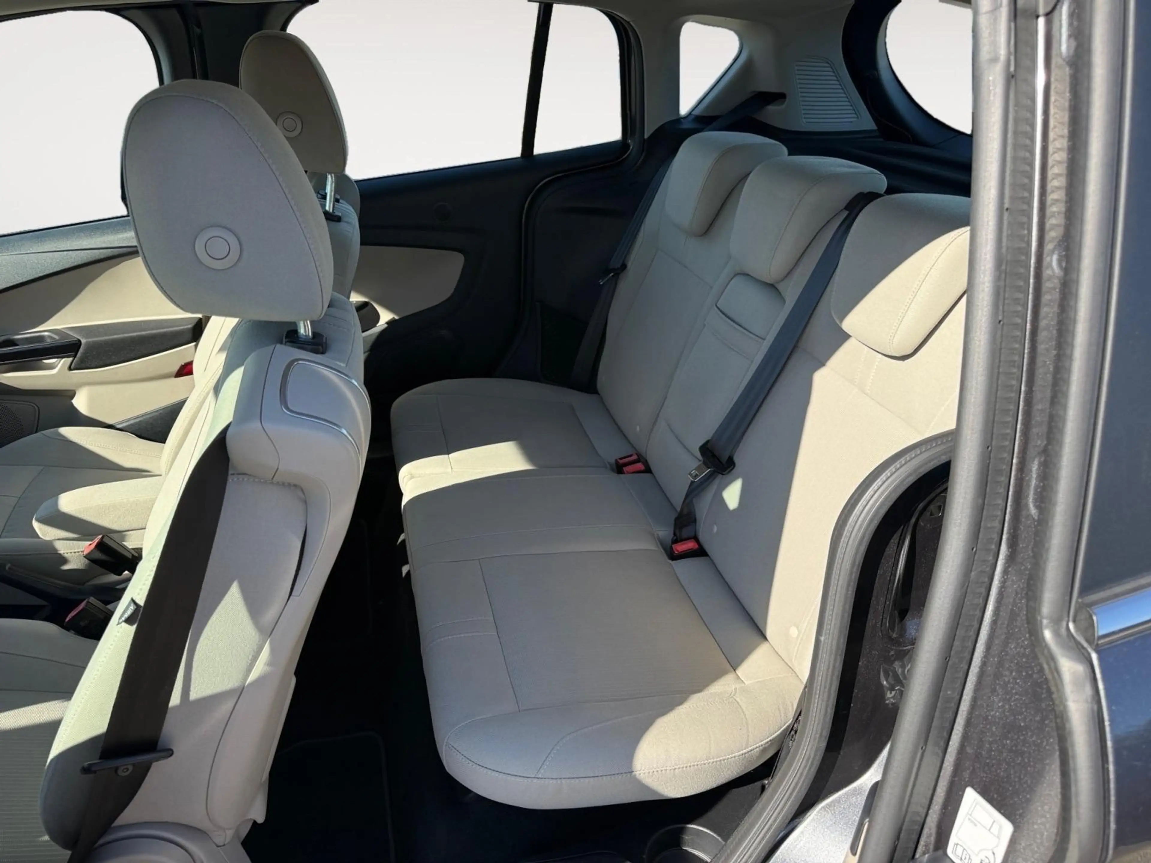 Ford B-Max Titanium-Radio Sony-GPS — photo 10