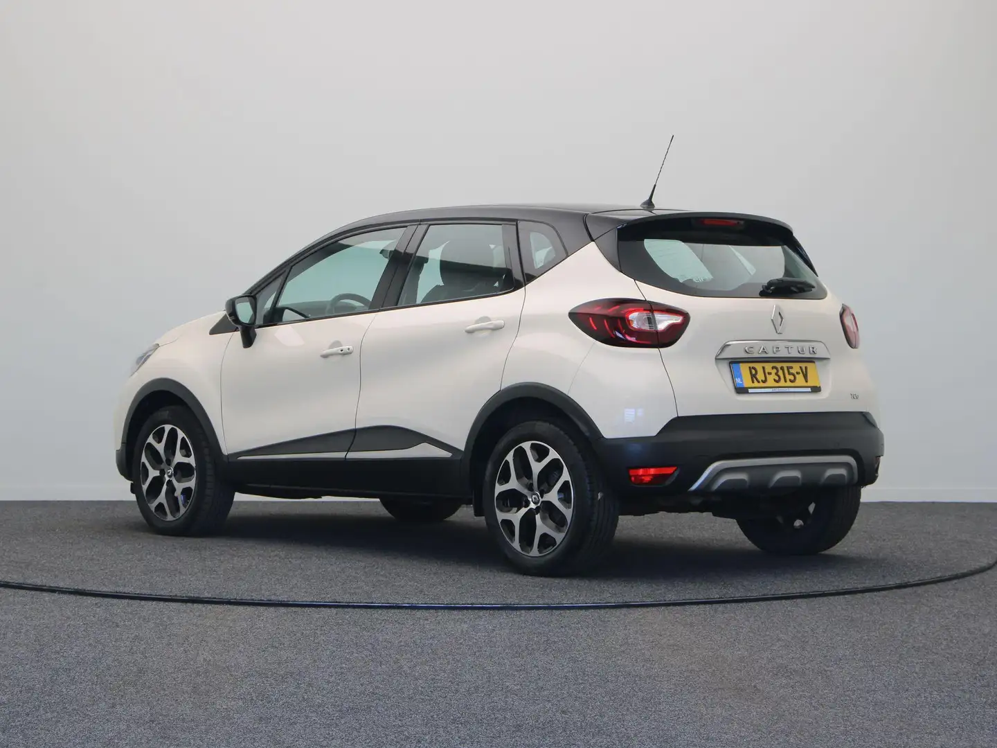 Renault Captur TCe 90pk Intens | Climate control | Navigatie | Cr Zwart - 2