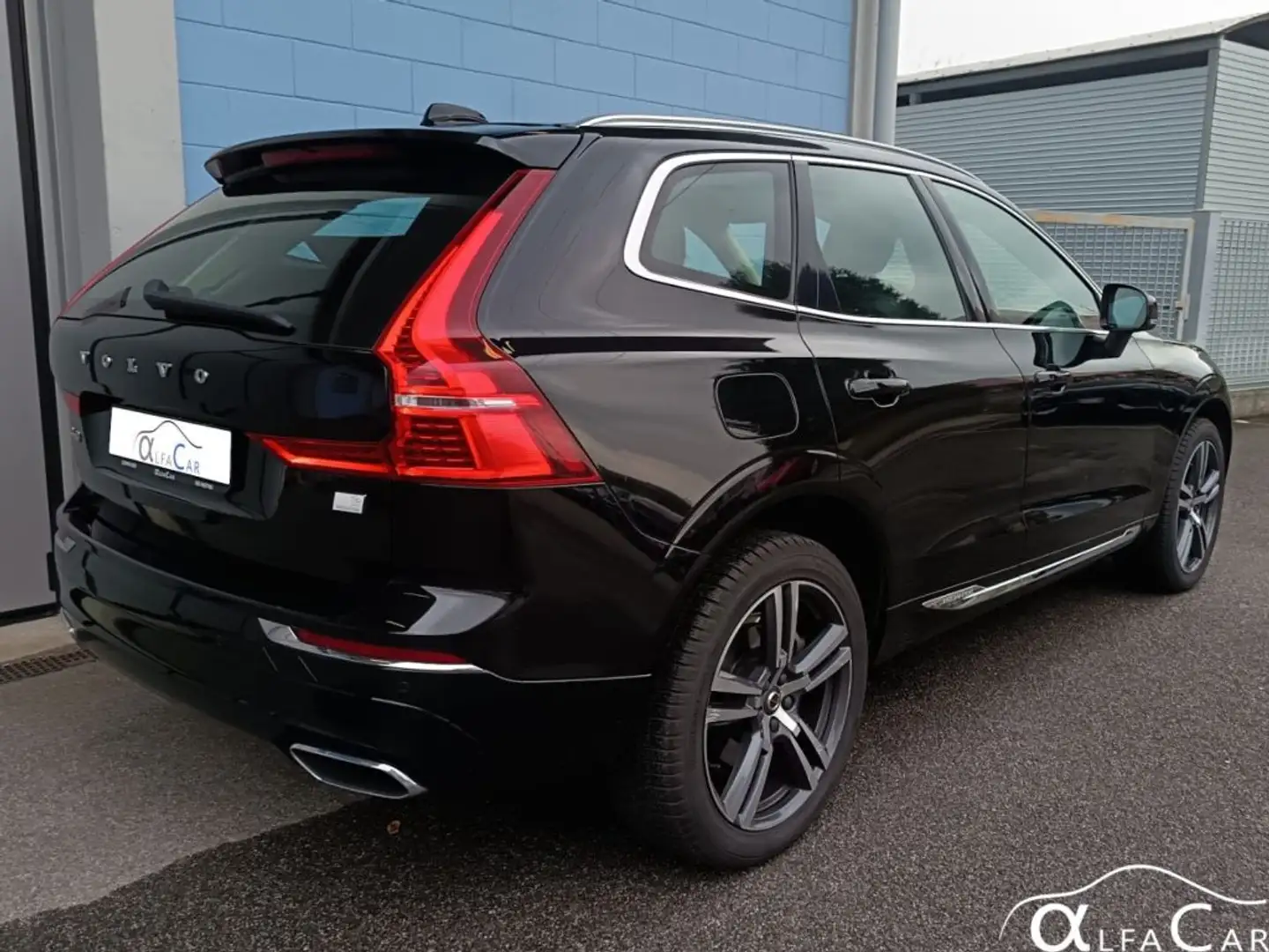 Volvo XC60 T6 Recharge Plug-in Hybrid AWD Inscription Express Nero - 2