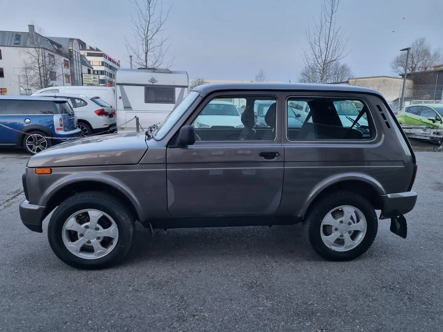 Lada Urban 4x4 ++ 2017 ++ Euro 6 Braun - 2