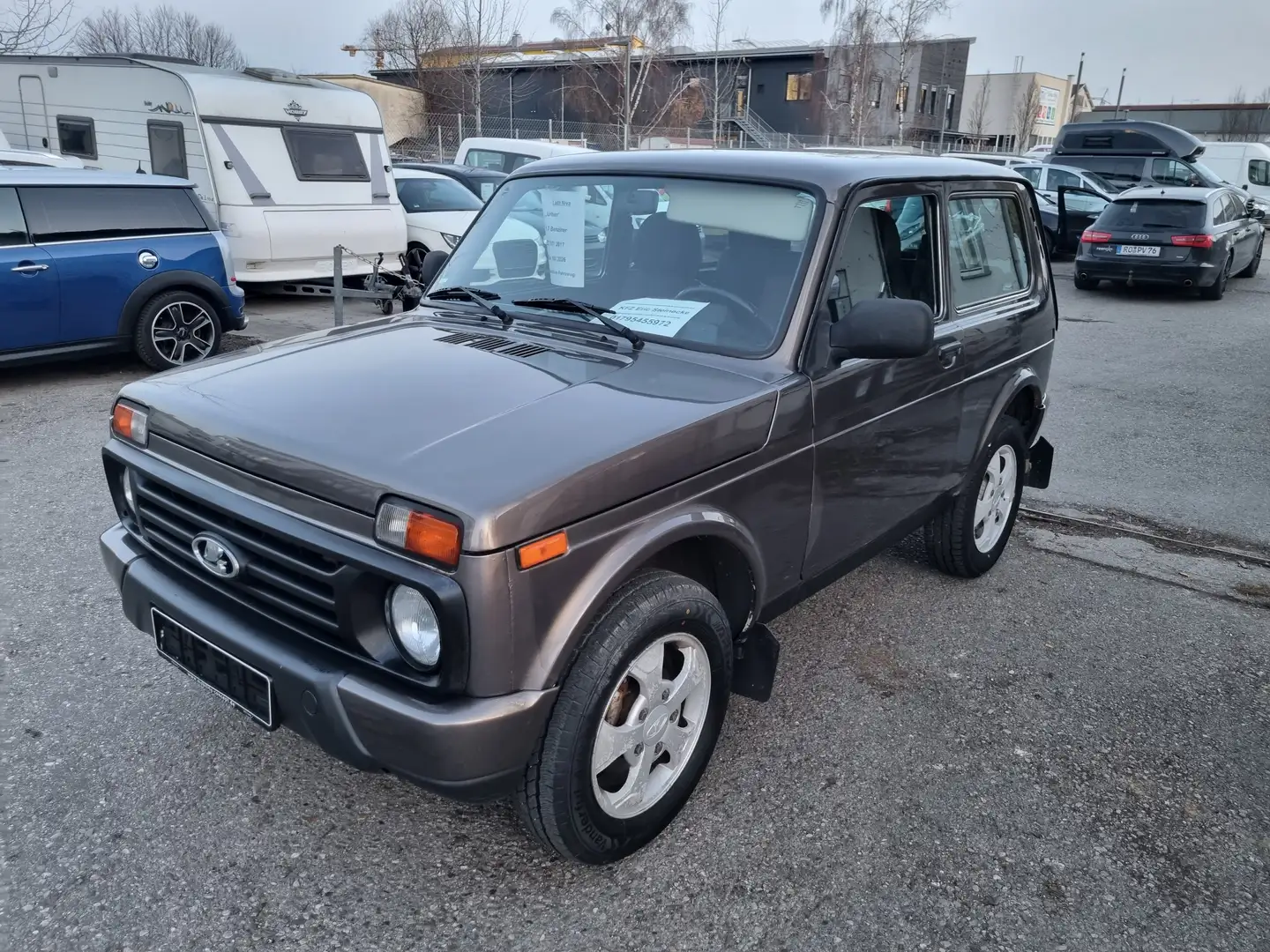 Lada Urban 4x4 ++ 2017 ++ Euro 6 Braun - 1