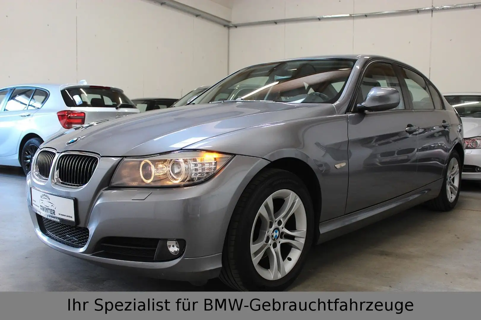 BMW 318 i Facelift*Motor NEU*1. Hand*Scheckheft Grau - 1