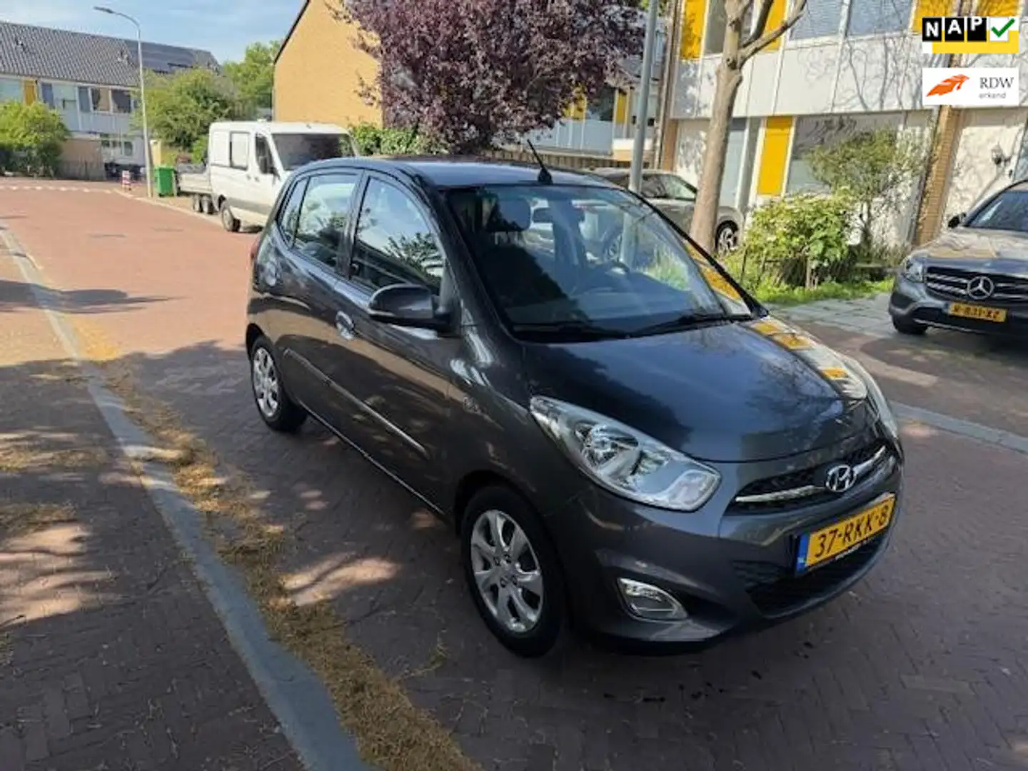 Hyundai i10 AUTOMAAT / Eerste eigenaar / 56.000 NAP / Zeer moo Grijs - 1