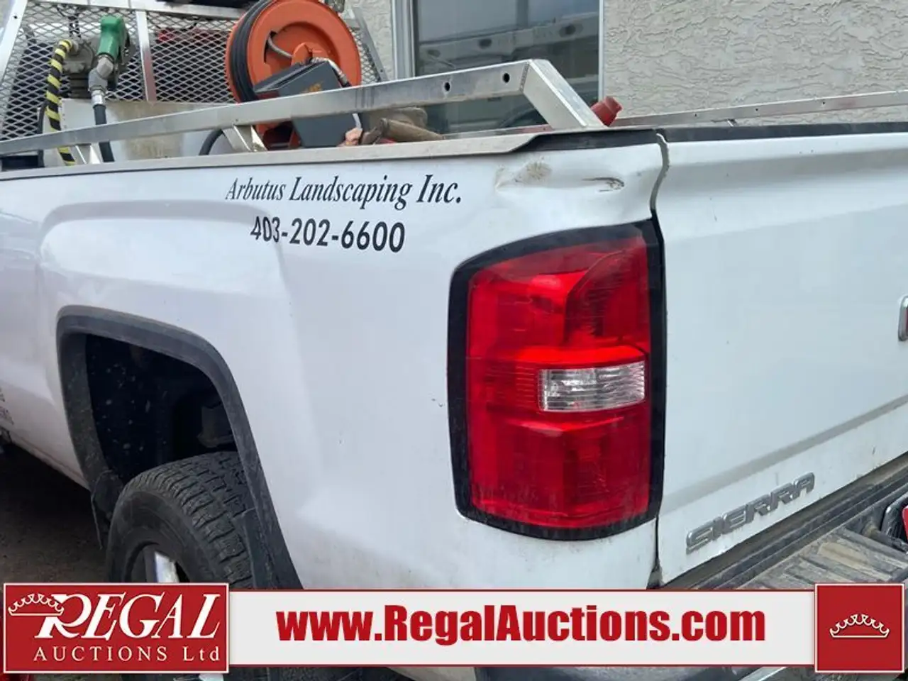GMC Sierra 3500HD снимка GMC Sierra 3500HD