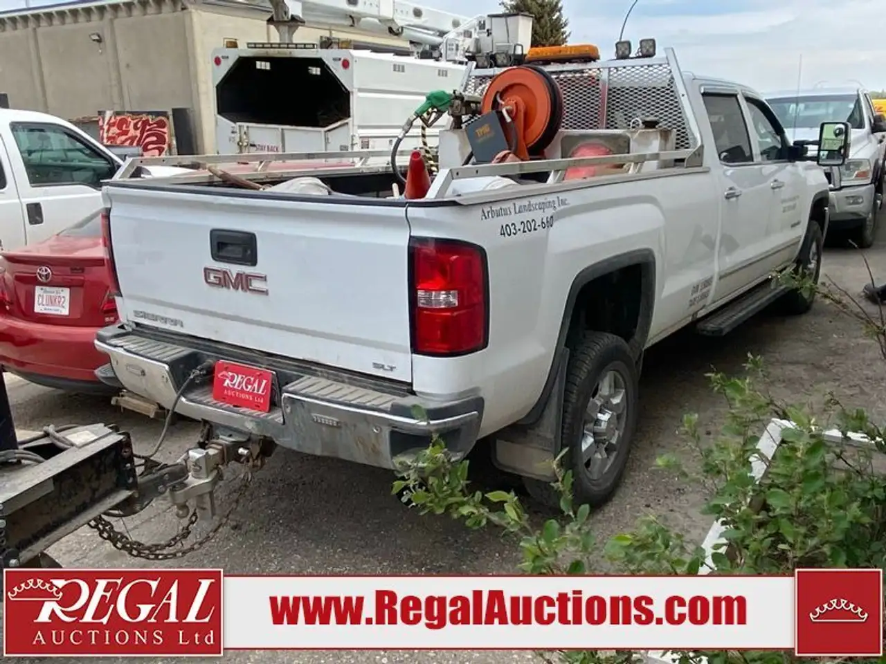 GMC Sierra 3500HD снимка GMC Sierra 3500HD