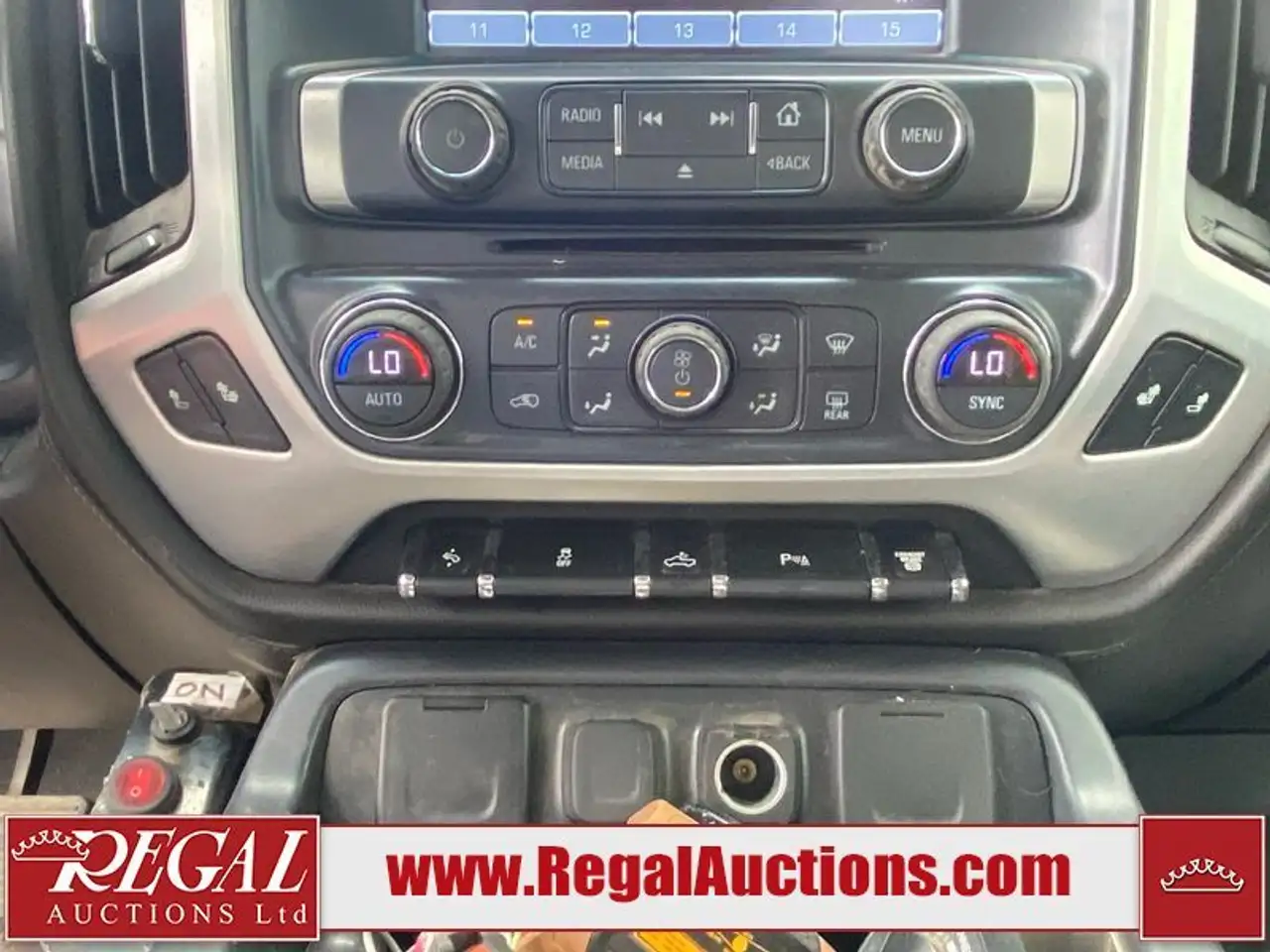 GMC Sierra 3500HD снимка GMC Sierra 3500HD