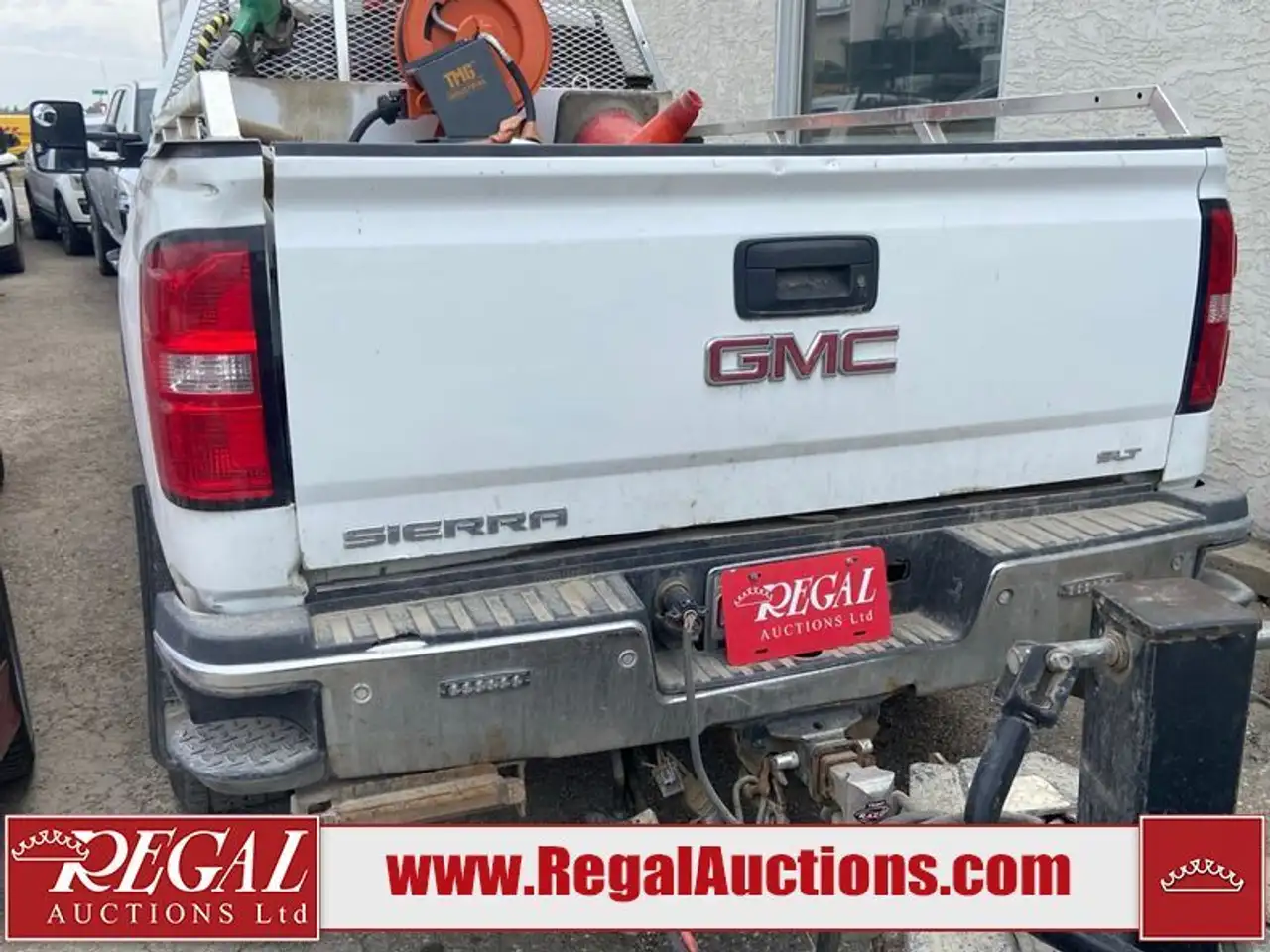GMC Sierra 3500HD снимка GMC Sierra 3500HD