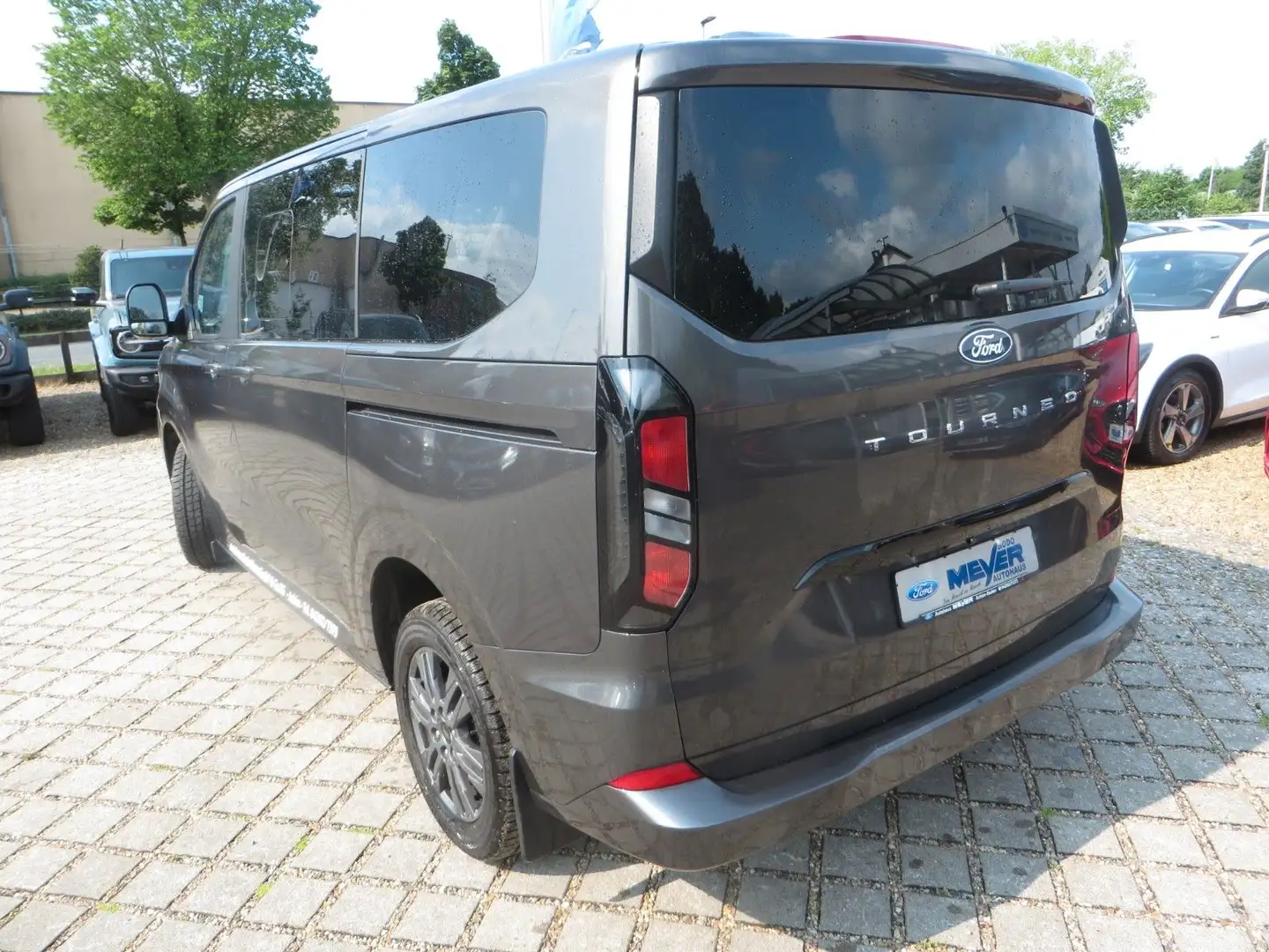 Ford Tourneo Custom 2.0 EcoBlue 110kW 320 L1 Titanium - 2