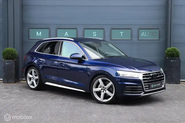 Audi Q5 view 4
