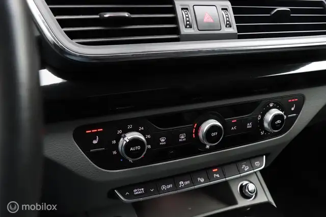 Audi Q5 view 12
